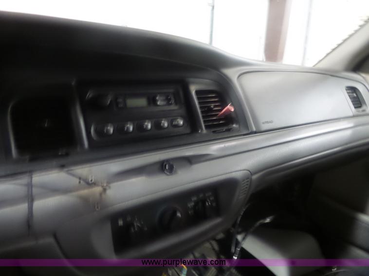 image for item BZ9540 1999 Ford Crown Victoria Police Interceptor