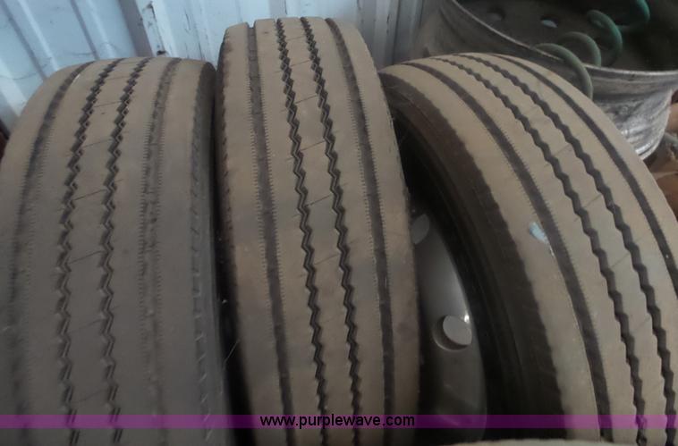 image for item BZ9542 (6) tires and wheels