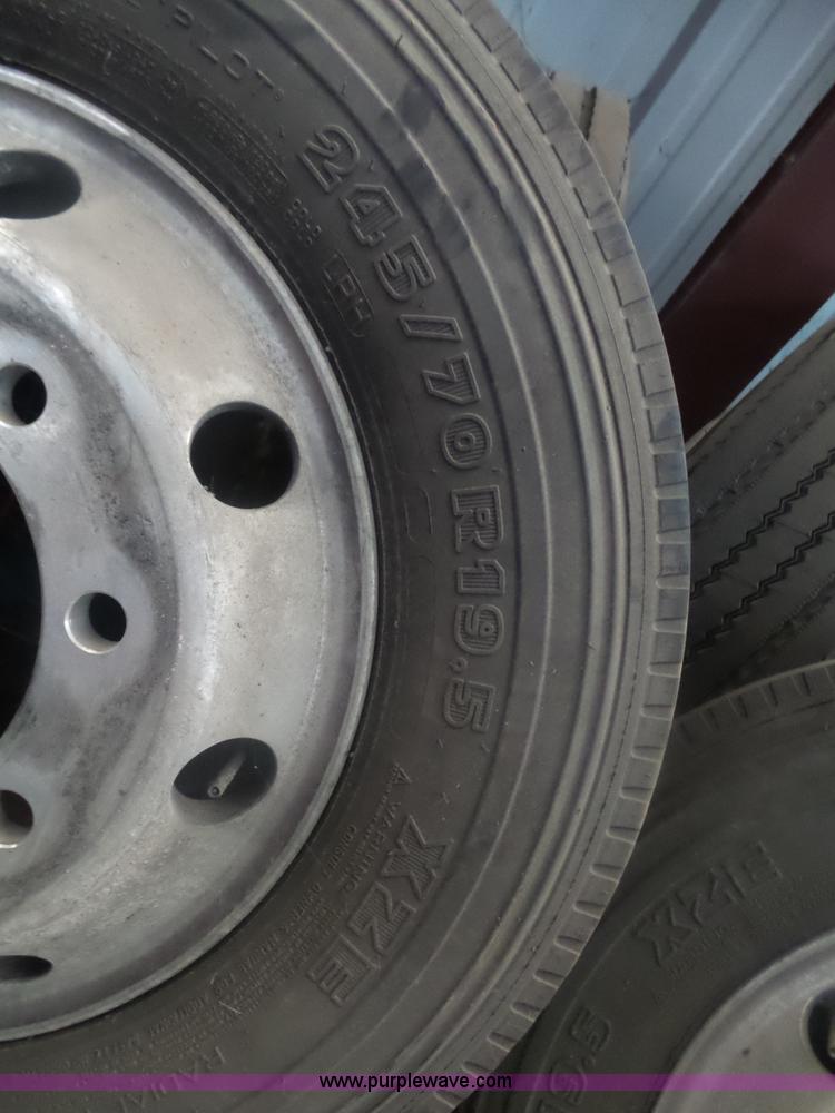 image for item BZ9542 (6) tires and wheels