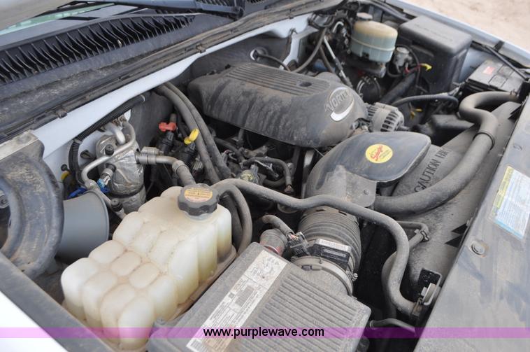 image for item G7348 2001 Chevrolet Silverado 2500HD Ext. Cab pickup truck