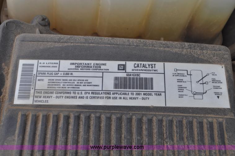 image for item G7348 2001 Chevrolet Silverado 2500HD Ext. Cab pickup truck