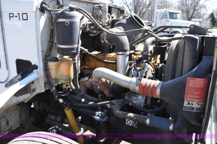 image for item G7350 2002 Peterbilt 330 rollback truck