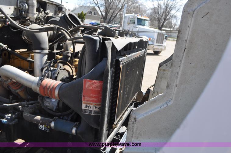 image for item G7350 2002 Peterbilt 330 rollback truck