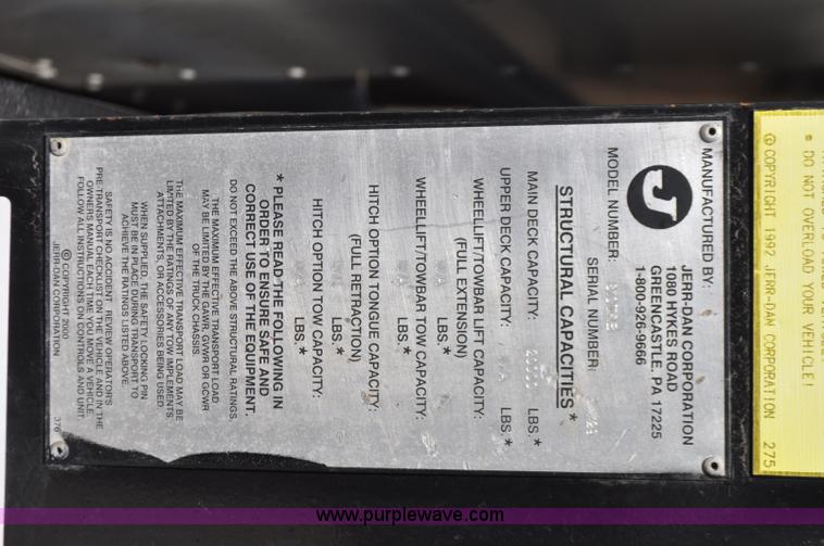 image for item G7350 2002 Peterbilt 330 rollback truck