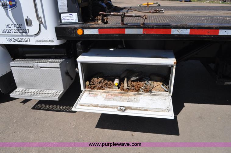 image for item G7350 2002 Peterbilt 330 rollback truck