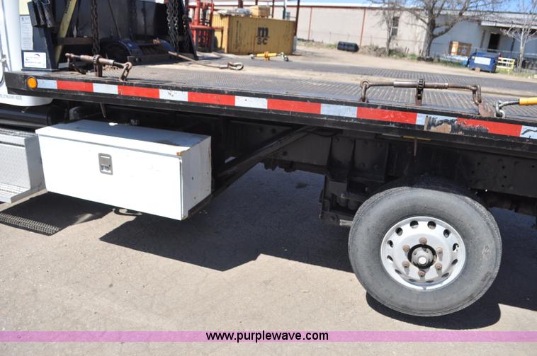 image for item G7350 2002 Peterbilt 330 rollback truck