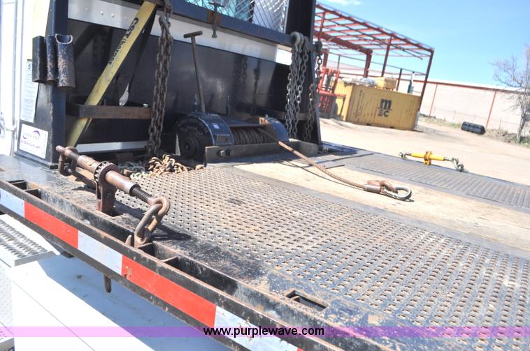 image for item G7350 2002 Peterbilt 330 rollback truck