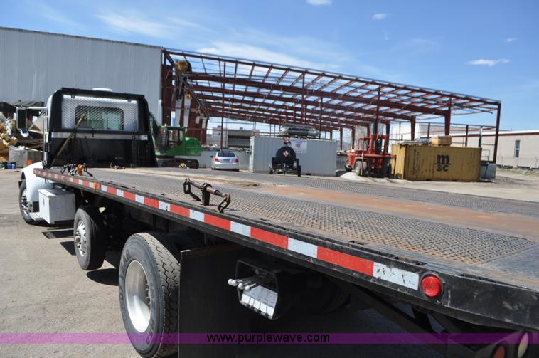 image for item G7350 2002 Peterbilt 330 rollback truck