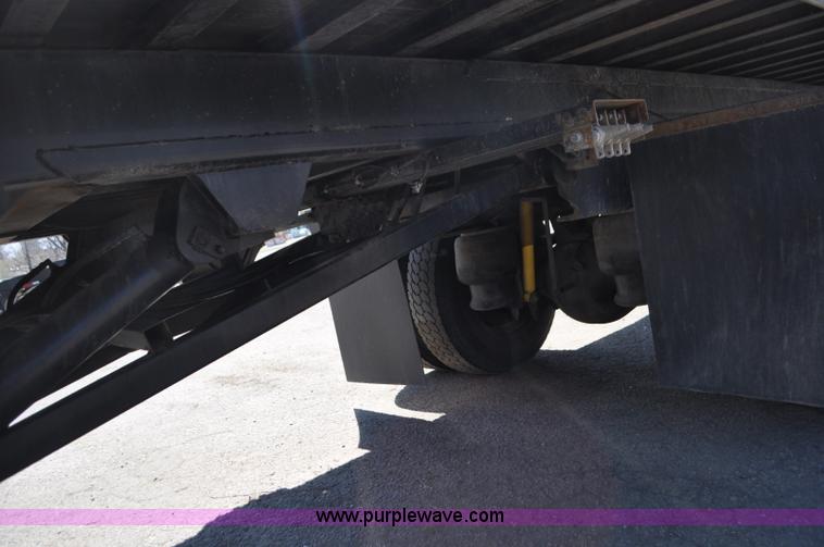 image for item G7350 2002 Peterbilt 330 rollback truck