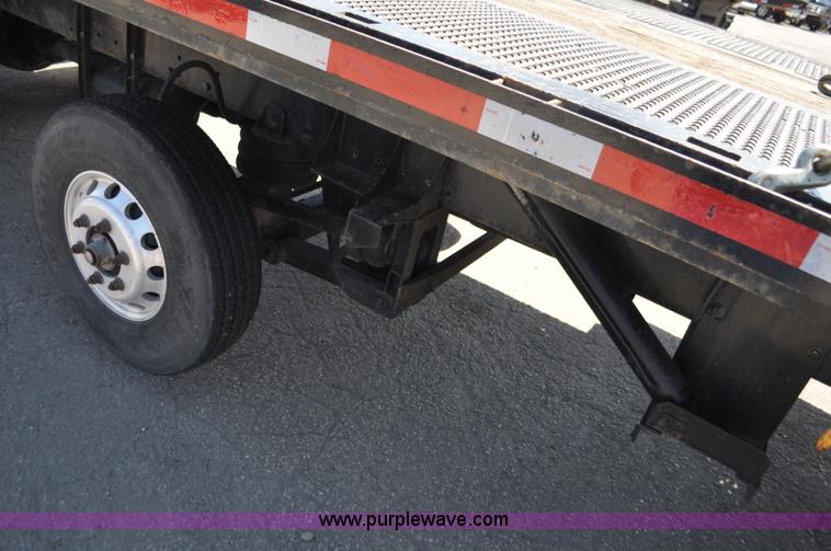 image for item G7350 2002 Peterbilt 330 rollback truck