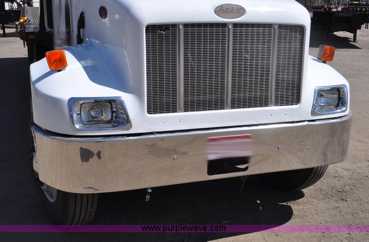 image for item G7350 2002 Peterbilt 330 rollback truck