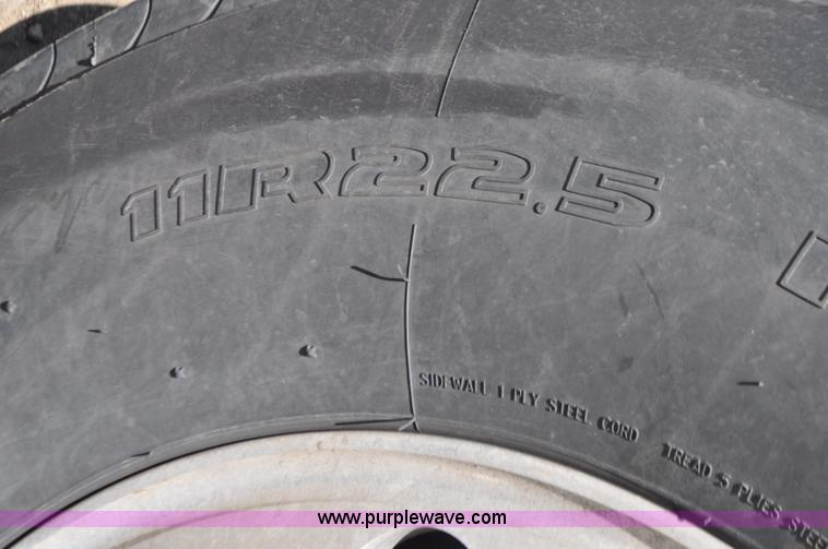 image for item G7350 2002 Peterbilt 330 rollback truck