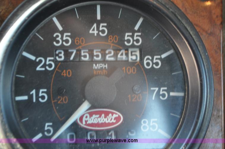 image for item G7350 2002 Peterbilt 330 rollback truck