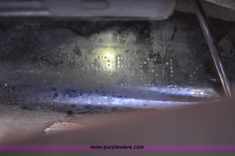 image for item G7350 2002 Peterbilt 330 rollback truck