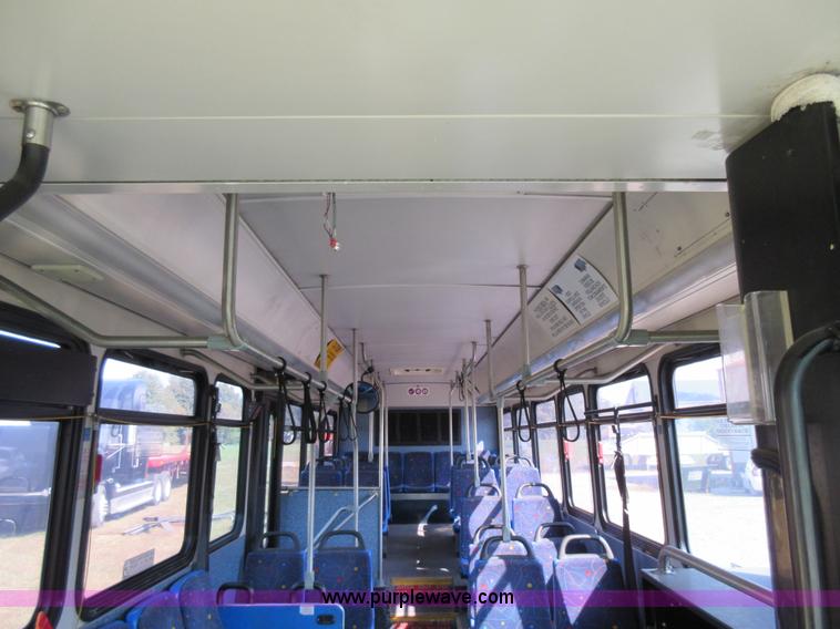 image for item I6458 2002 Gillig Low Floor G22B102N4 transit bus