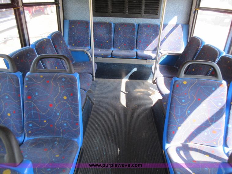 image for item I6458 2002 Gillig Low Floor G22B102N4 transit bus