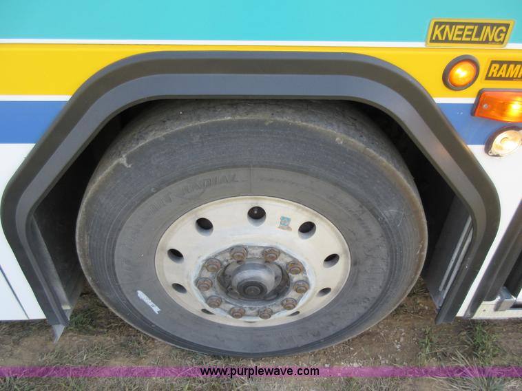 image for item I6458 2002 Gillig Low Floor G22B102N4 transit bus