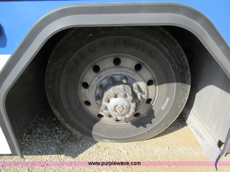 image for item I6458 2002 Gillig Low Floor G22B102N4 transit bus