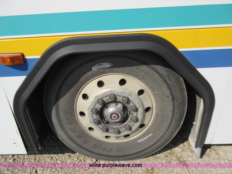 image for item I6458 2002 Gillig Low Floor G22B102N4 transit bus