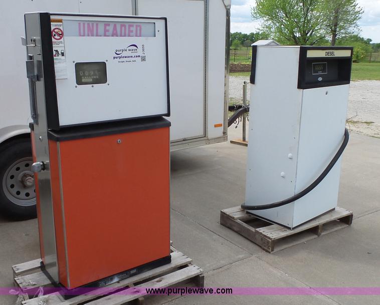 image for item J3033 (2) fuel pumps