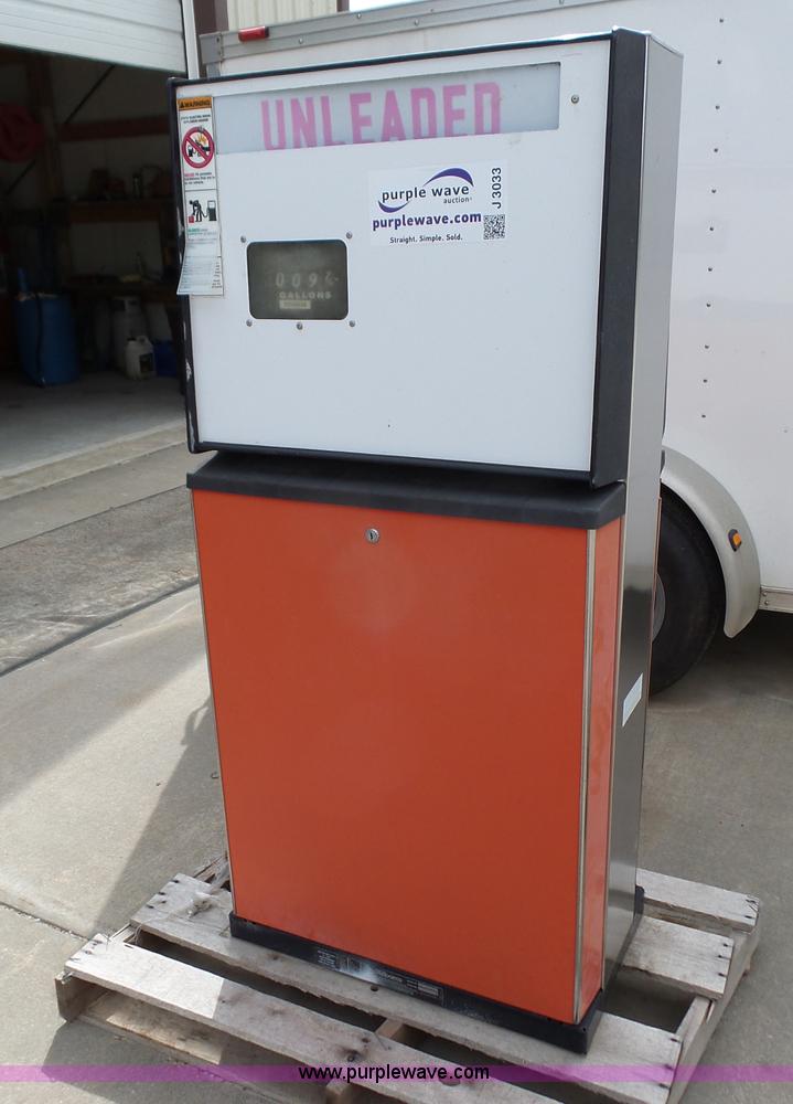 image for item J3033 (2) fuel pumps