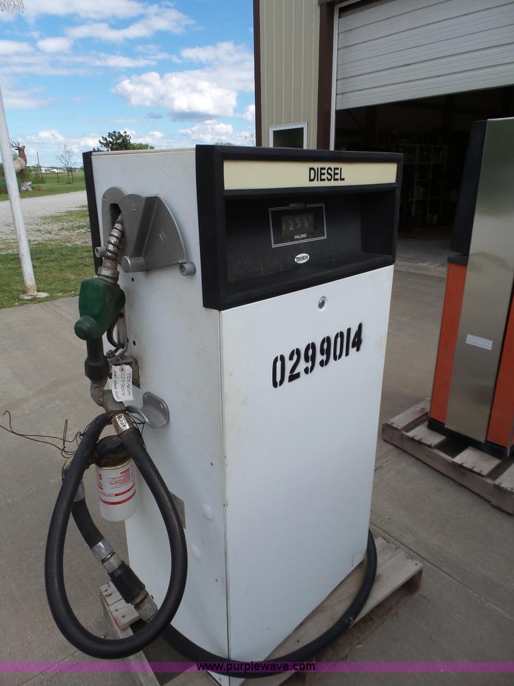 image for item J3033 (2) fuel pumps