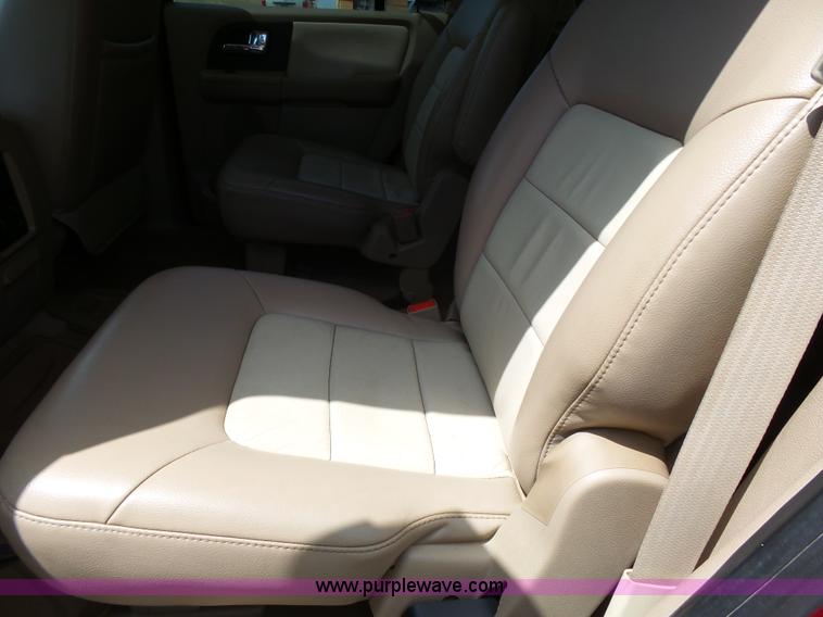image for item J4116 2006 Ford Expedition Eddie Bauer SUV