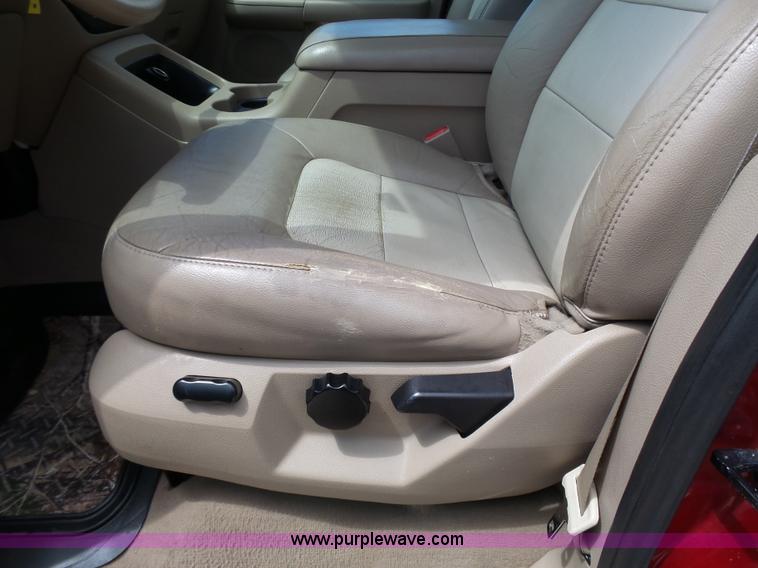 image for item J4116 2006 Ford Expedition Eddie Bauer SUV