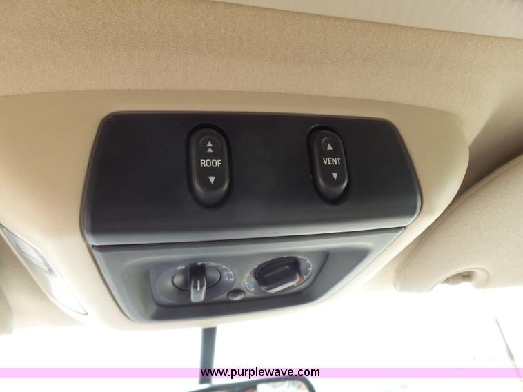 image for item J4116 2006 Ford Expedition Eddie Bauer SUV