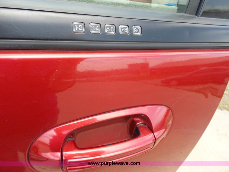 image for item J4116 2006 Ford Expedition Eddie Bauer SUV