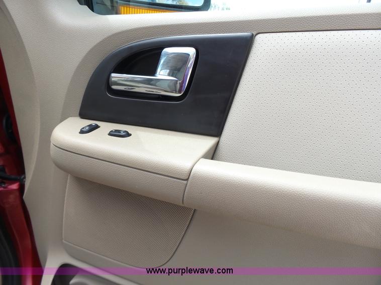 image for item J4116 2006 Ford Expedition Eddie Bauer SUV