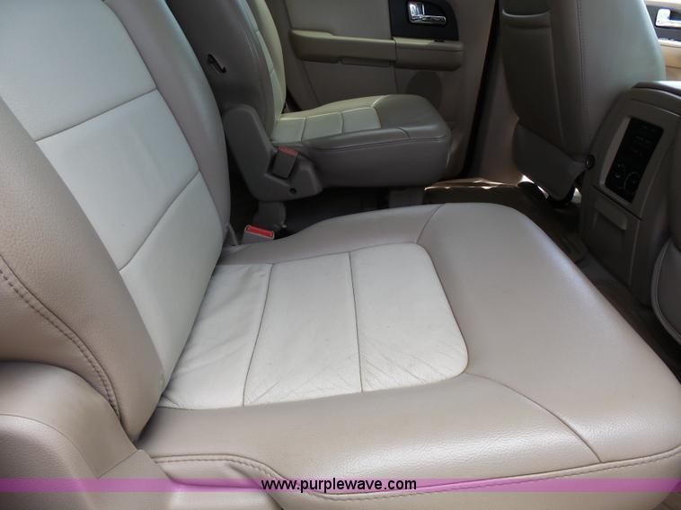 image for item J4116 2006 Ford Expedition Eddie Bauer SUV