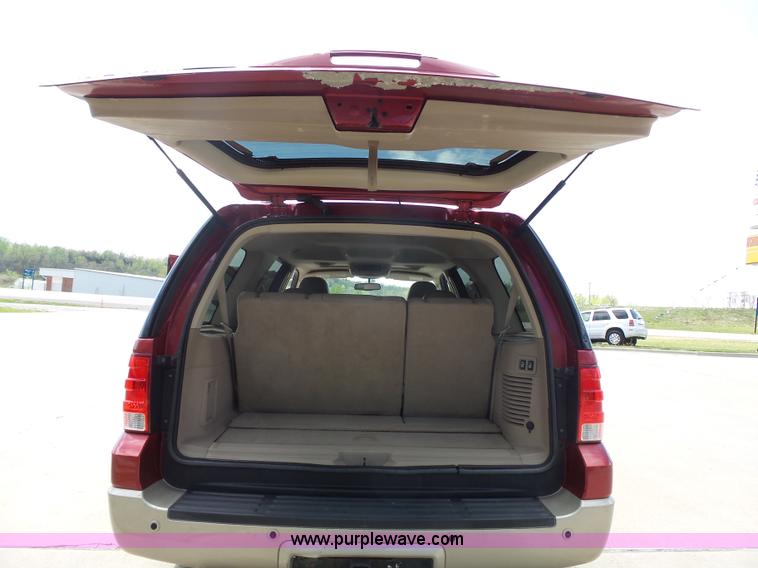 image for item J4116 2006 Ford Expedition Eddie Bauer SUV