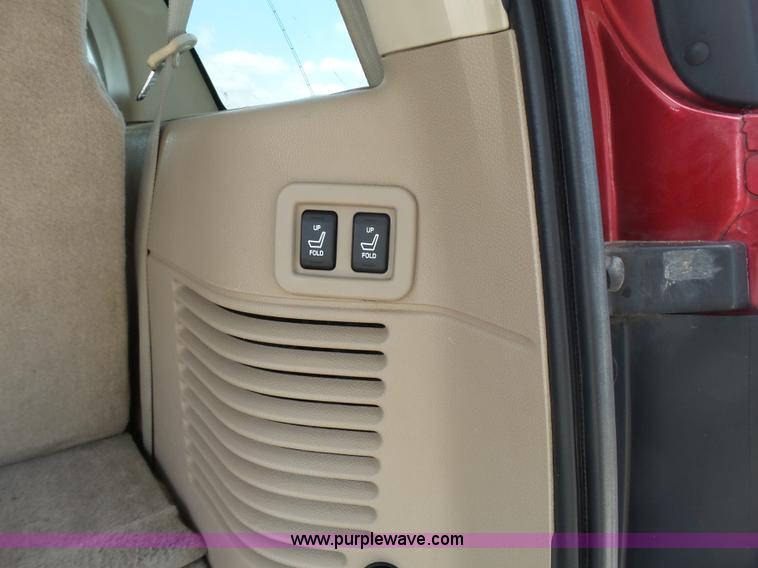 image for item J4116 2006 Ford Expedition Eddie Bauer SUV