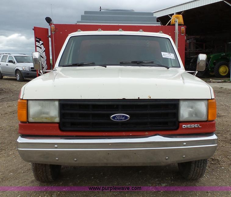 image for item J4119 1987 Ford F350 XLT Lariat service truck