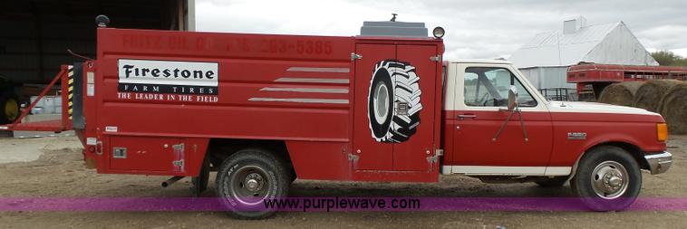 image for item J4119 1987 Ford F350 XLT Lariat service truck