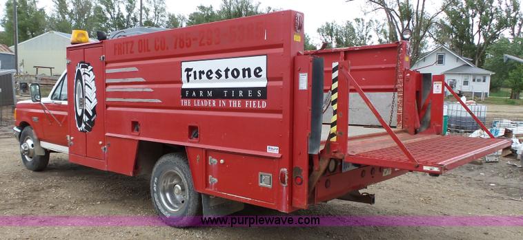 image for item J4119 1987 Ford F350 XLT Lariat service truck