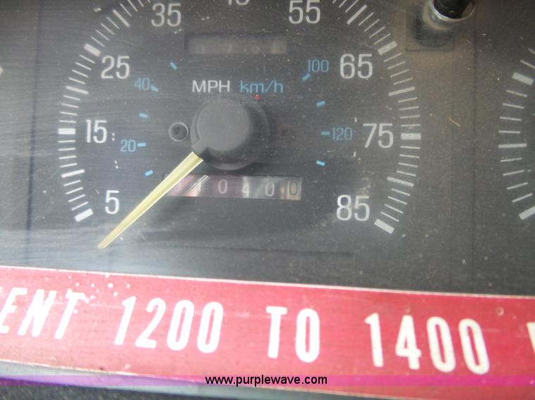 image for item J4119 1987 Ford F350 XLT Lariat service truck