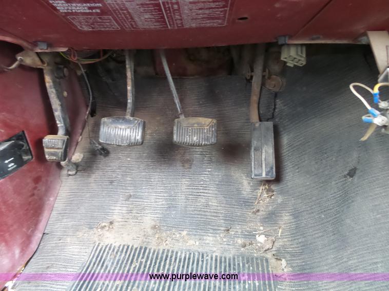 image for item J4119 1987 Ford F350 XLT Lariat service truck