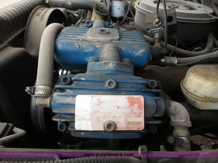 image for item J4119 1987 Ford F350 XLT Lariat service truck