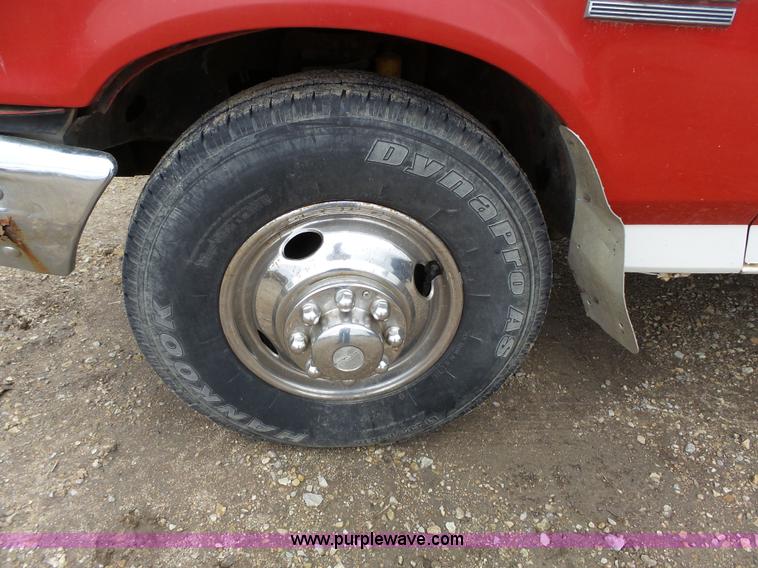 image for item J4119 1987 Ford F350 XLT Lariat service truck