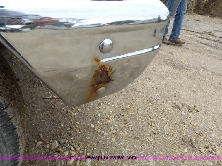 image for item J4119 1987 Ford F350 XLT Lariat service truck