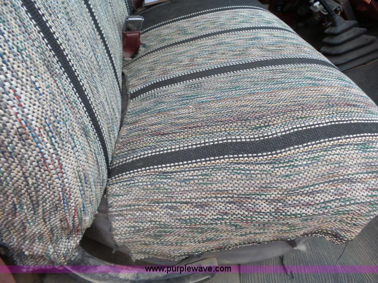 image for item J4119 1987 Ford F350 XLT Lariat service truck