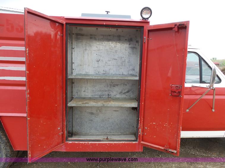 image for item J4119 1987 Ford F350 XLT Lariat service truck