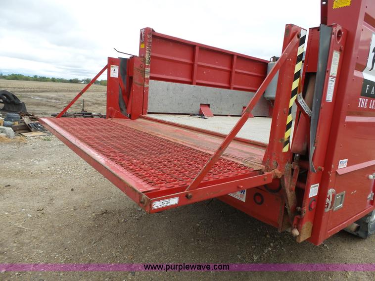 image for item J4119 1987 Ford F350 XLT Lariat service truck