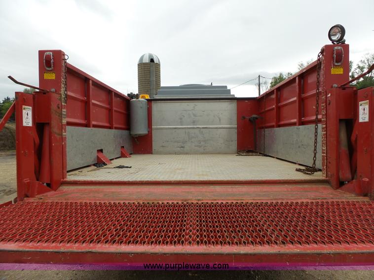 image for item J4119 1987 Ford F350 XLT Lariat service truck