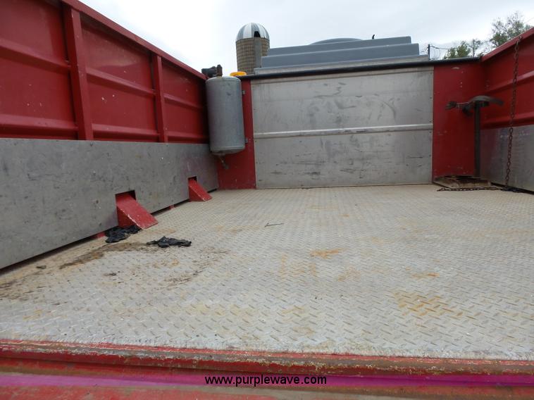 image for item J4119 1987 Ford F350 XLT Lariat service truck