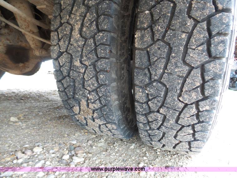 image for item J4119 1987 Ford F350 XLT Lariat service truck