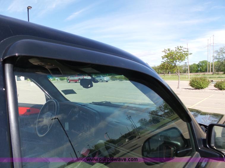 image for item J4129 2004 Chevrolet Silverado 1500 pickup truck