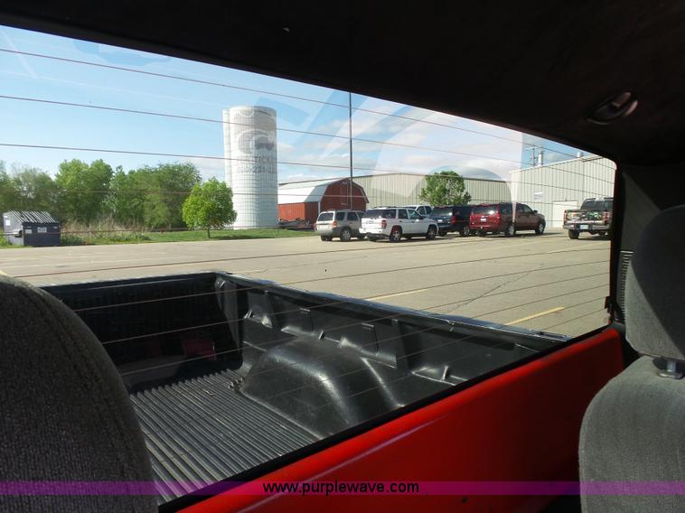 image for item J4129 2004 Chevrolet Silverado 1500 pickup truck